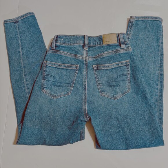 Woman's size 0 American Eagle Jeans, Stretch and Dream Jeans - Picture 3 of 5